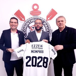 ممفيس ديباي يجدد عقده مع كورينثيانز حتى 2028